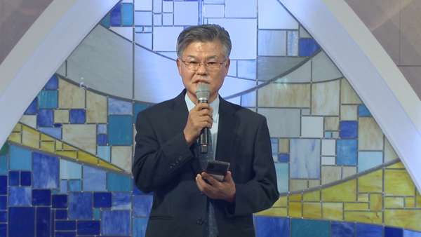 CTS전북방송 이사장 박재신 목사(양정교회)의 축하 메세지가 온라인으로 생중계 되고 있다.
