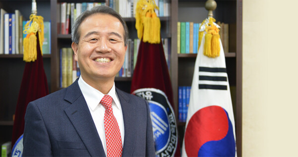 한국침례신학대학교 제14대 총장 김선배 총장