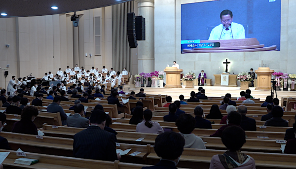 만수중앙감리교회는 22일, 창립34주년 기념 새성전봉헌 및 장로, 권사 임직감사예배를 드렸다.