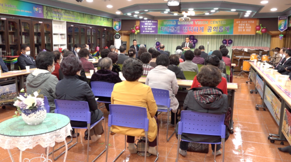11월 15일 목포영락교회는 설립 64주년 기념 영락도서관 개관 예배를 드렸다.