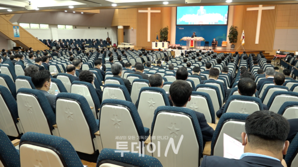 ]예장통합 여수노회 제48회 봄 정기노회가 지난 27일 여천교회에서 열렸다.