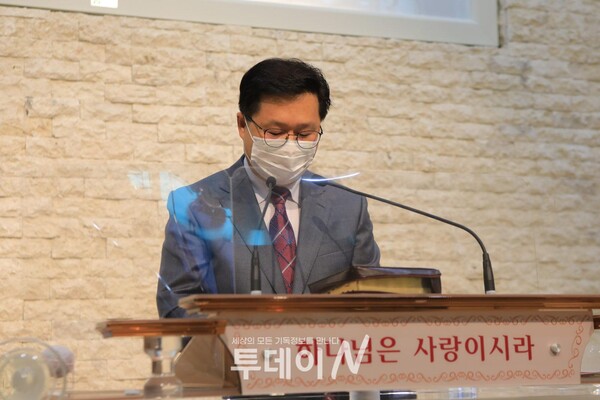 나라와 민족과 한국교회 회복을 위해 기도하고 있는 서천기독교연합회 백운모 목사