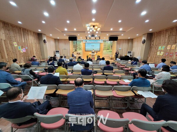 지구촌사랑의쌀나눔재단 제주지회는 ‘제주 5호 쌀독 개소식’을 2일 더풍성한교회에서 개최했다.