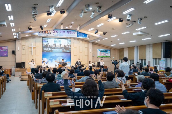 2021 춘천성시선교대회가 순복음춘천교회에서 진행되고 있다.
