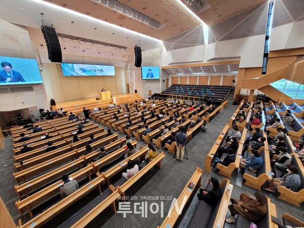제주마마클럽 주최 말씀부흥회가 21일 제주성안교회에서 열렸다.