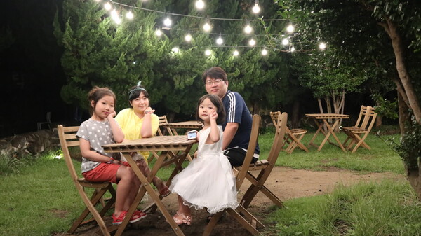 박덕희 목사가 가족과 함께 시간을 보내고 있다.  @출처=박덕희 목사