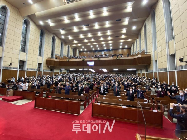 이날 참석자들은 나라의 안정과 평화통일, 코로나 사태의 해결과 대구시정, 대구의 성시화, 한국교회의 부흥과 선교한국을 위하여 합심하여 기도하는 시간을 가졌다.