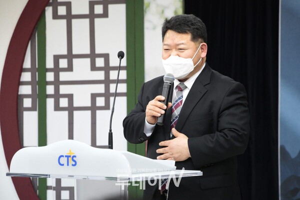 CTS전북방송 사무총장 노사무엘 목사(전주은진교회)가 격려사를 전하고 있다.