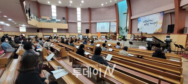 제주도교회여성연합회 제34회 정기총회가 18일 서귀포제일교회에서 열렸다.