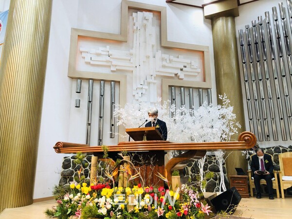 순천시 교회를 위해 기도한 순기연 부회장 이춘우 목사(대흥교회, 순천남노회장)