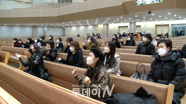 기도회에서 참석자들은 코로나 극복과 한국교회의 회복, 그리고 나라의 발전을 위해 간구했다.