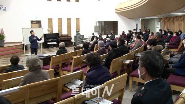 구세군동산교회가 21일(월)부터 25일(금)까지 '심령 대부흥성회’를 개최했다.