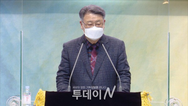 김종혁 목사가 환영사를 전하고 있다.