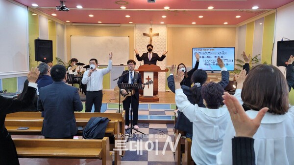 27일, 제주신산교회에서 '말씀과 찬양축제'가 열렸다.