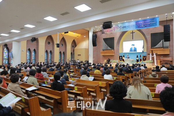 천안성결교회에서 열린 2022 부활절 새벽연합예배