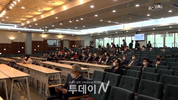 대전YMCA 이사장 이·취임식이 새로남교회에서 열렸다.