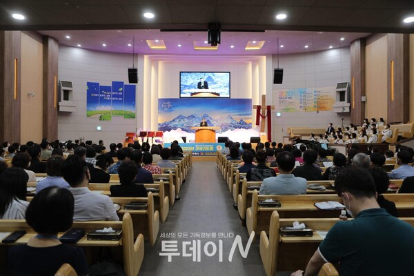 천안침례교회에서 열린 천안시기독교총연합회 2022년 구국기도회