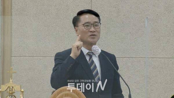 한국군선교연합회 대경지회 박창식 목사가 ‘사마리아로!’라는 제목으로 설교를 전하고 있다.