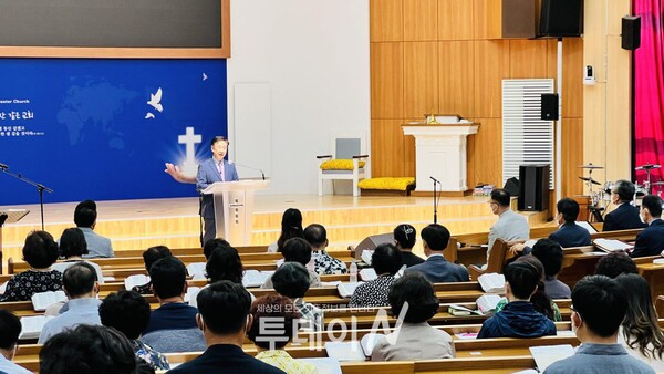 선교중앙교회 최채환 목사는 