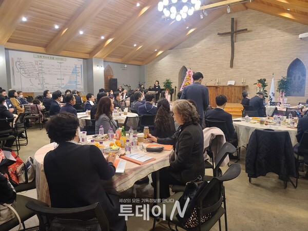 (사)한국기독실업인회 경기동부연합회 성남드림CBMC가 제500회 기념 및 회장 이·취임식을 진행했다.
