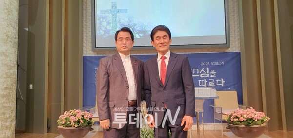 김병호 목사(왼쪽)와 박종운 목사(오른쪽)