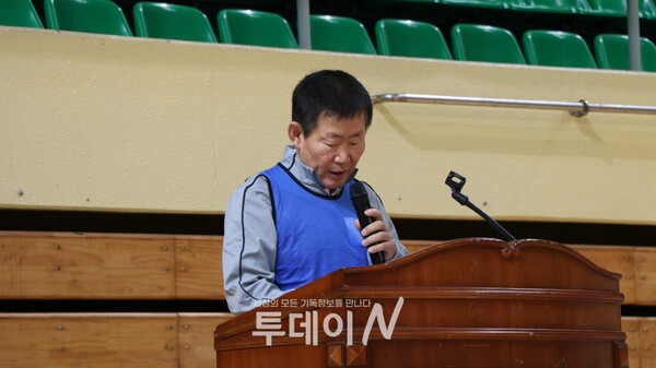 경북동부노회 부노회장 이호우 장로(건천중앙교회)가 기도를 드리고 있다