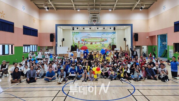 14일 구좌중앙초등학교 체육관에서 6개 교회 연합 체육대회가 열렸다.
