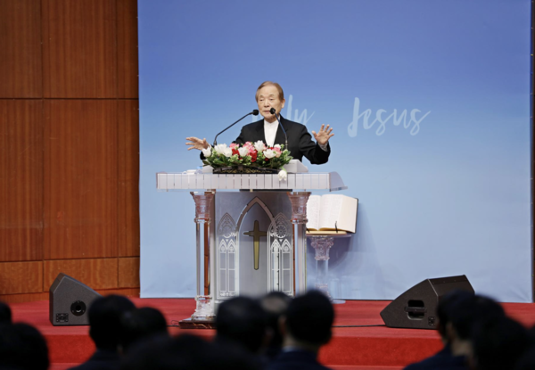 마지막 날 말씀을 전하고 전하고 있는 이성희 목사(예장통합 증경총회장). (자료제공-금당남부교회)