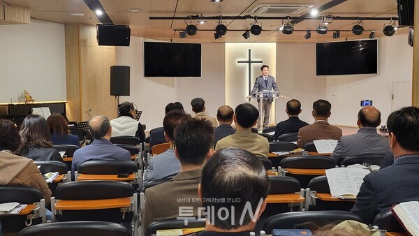 제837회 경남성시화 열린 조찬 기도회 합성교회 시온성전에서 갖다.