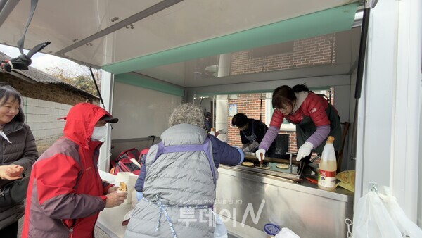 호떡의 반죽과 소는 성도들이 정성을 들여 직접 준비했다.